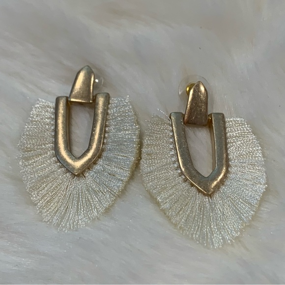 New NWOT boho summer dangle earrings cream/ivory gold spring bohemian fringe - Picture 2 of 7